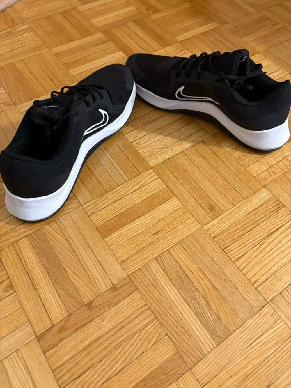 Nike Black Athletic Training Shoes with White Swoosh - Picture 5 of 6